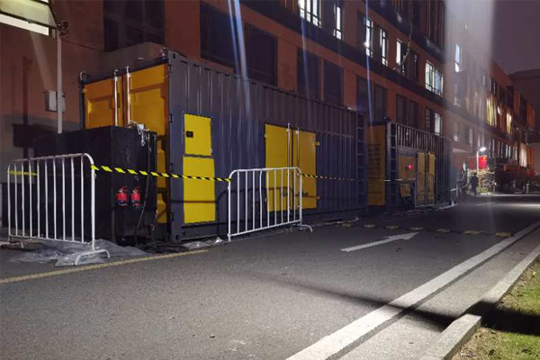 肥西柴油发电机组的输出电压是如何调节的？